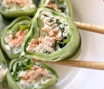Buffalo Chicken Cucumber Rolls