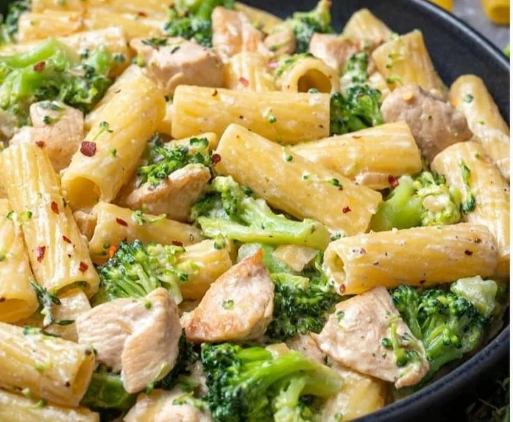 Delicious chicken broccoli pasta dish served in a bowl.