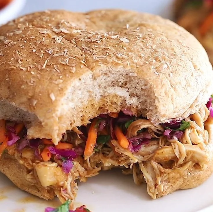 Easy Pulled Chicken Sandwiches