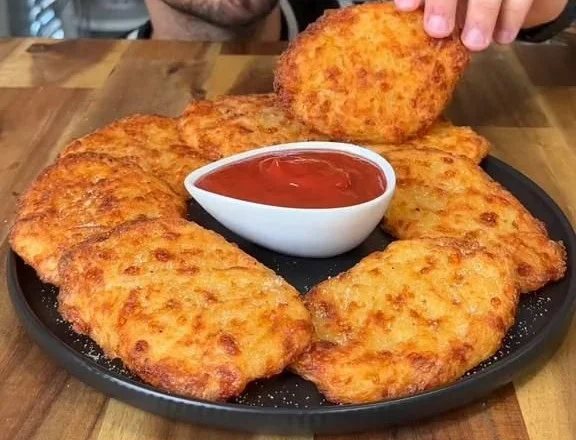 Plate of healthy low-calorie hash browns cooked to perfection