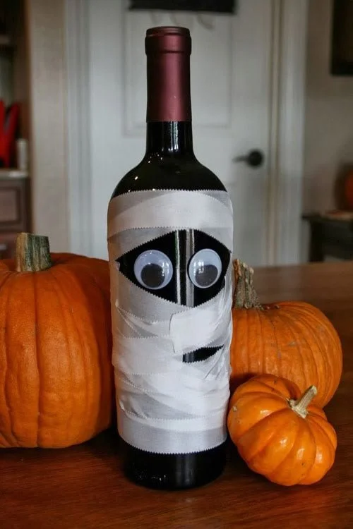 Mummy Wine Bottle for Halloween party ideas and adult drinks.
