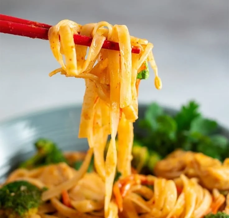 Spicy Coconut Curry Chicken and Rice Noodles
