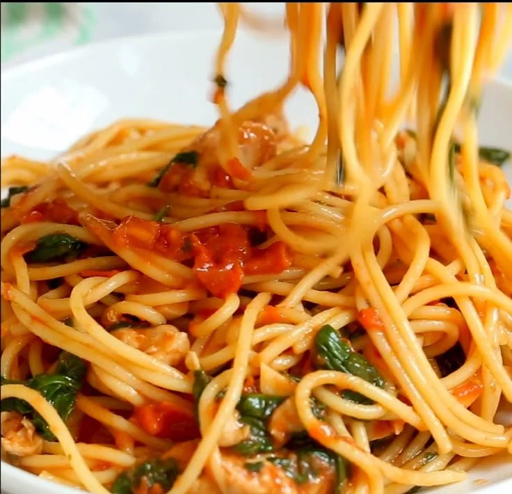 Tomato Spinach Chicken Spaghetti