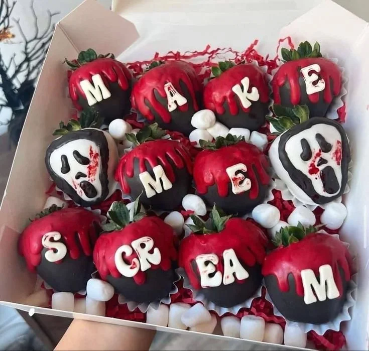 Spooky Ghostface chocolate covered strawberries for Halloween treats