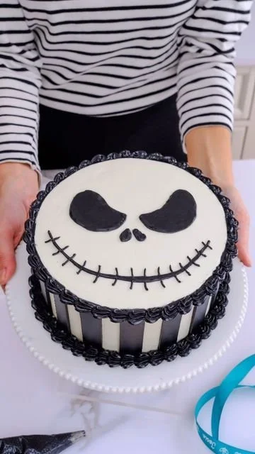 Nightmare Before Christmas cake design featuring Jack Skellington theme