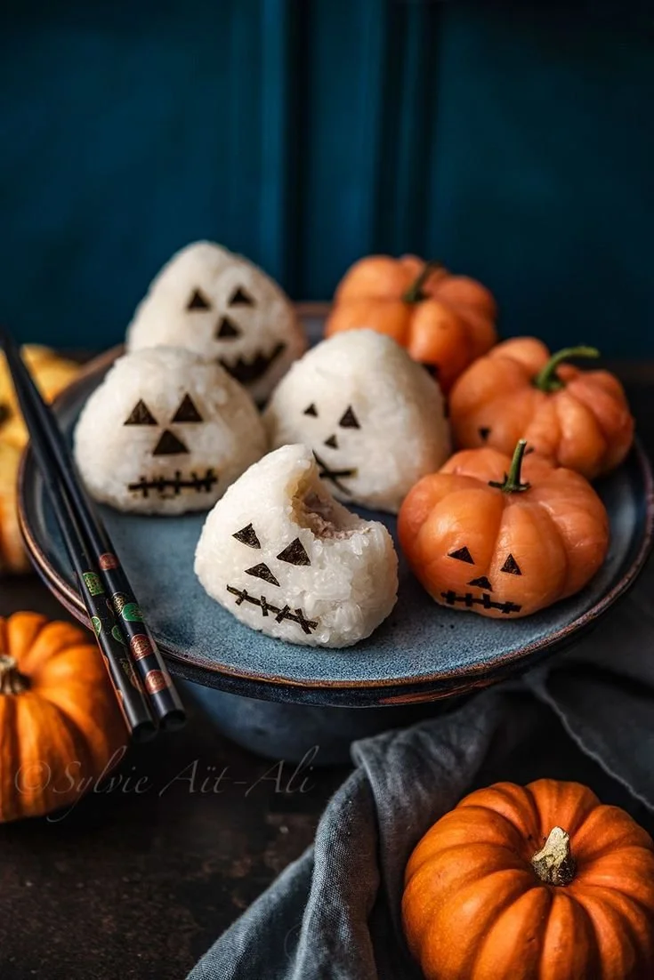 Halloween-themed onigiri amuses bouche with fun designs