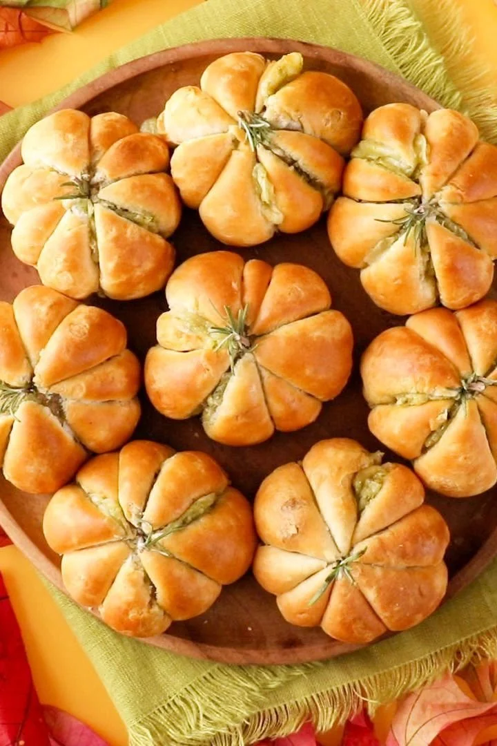 A platter of easy Halloween appetizers featuring spooky themed snacks.